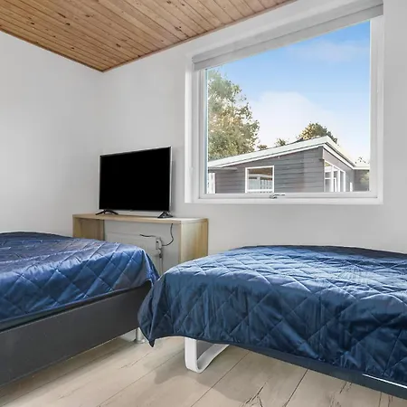4 Bedroom Beautiful In Ebeltoft * Øksenmølle