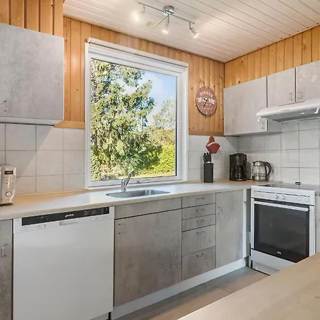 4 Bedroom Beautiful In Ebeltoft